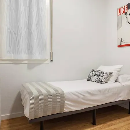 Art House Renoir Plaza Universitat Sant Antoni Apartman *
