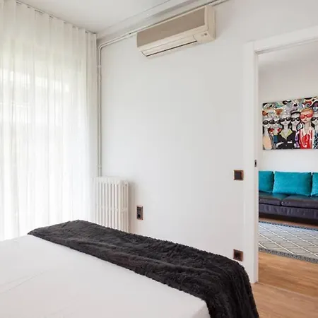 Art House Renoir Plaza Universitat Sant Antoni Apartman *