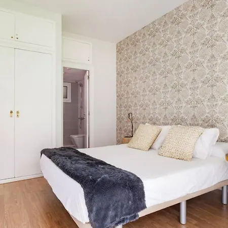 Apartman Art House Renoir Plaza Universitat Sant Antoni *
