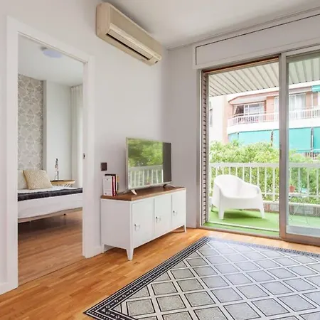 Art House Renoir Plaza Universitat Sant Antoni * Barcelona
