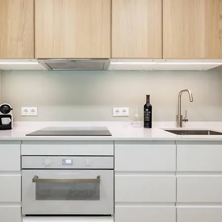 Apartman Art House Renoir Plaza Universitat Sant Antoni
